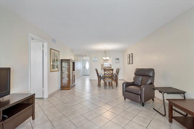 8971 S Hollybrook Blvd 209, Pembroke Pines, FL 33025