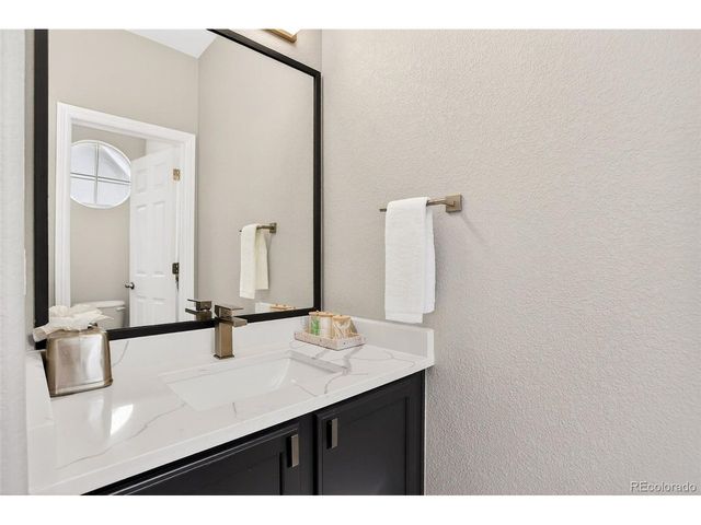 10098 Bluffmont Ln, Lone Tree, CO 80124