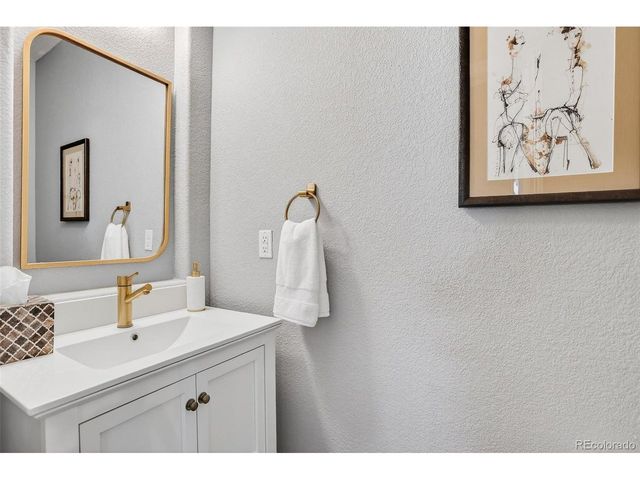 10098 Bluffmont Ln, Lone Tree, CO 80124