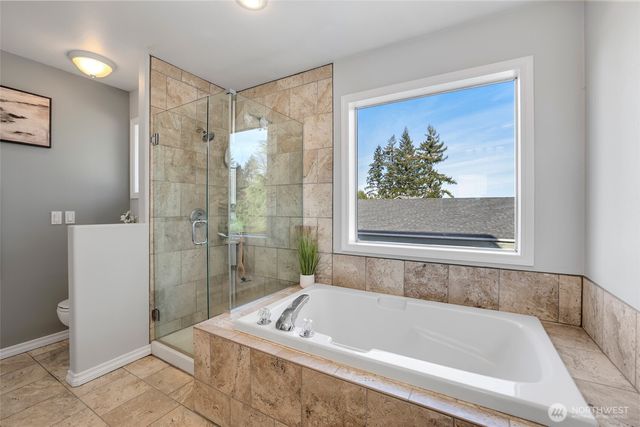 4924 N Vista Drive E, Bonney Lake, WA 98391