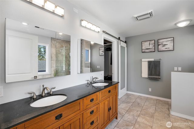 4924 N Vista Drive E, Bonney Lake, WA 98391