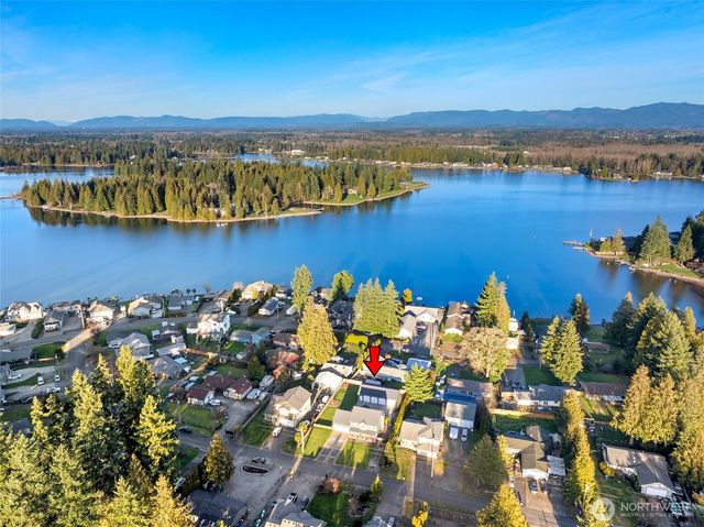 4924 N Vista Drive E, Bonney Lake, WA 98391