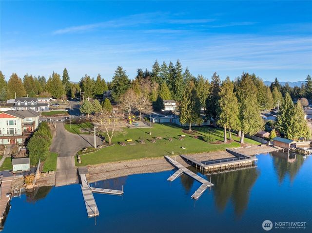 4924 N Vista Drive E, Bonney Lake, WA 98391