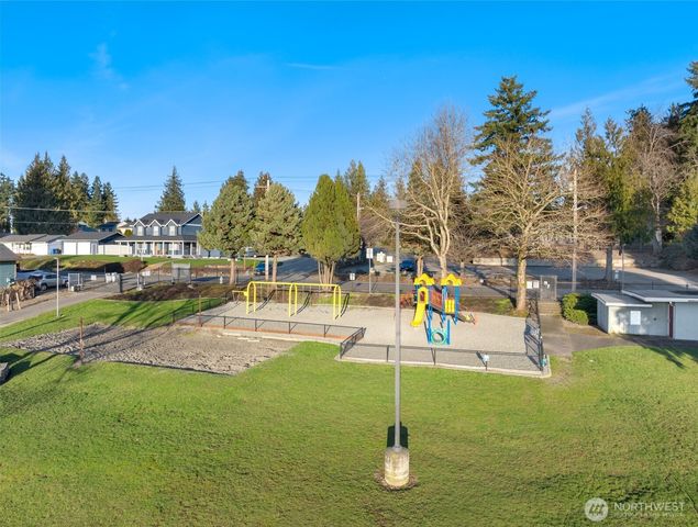 4924 N Vista Drive E, Bonney Lake, WA 98391