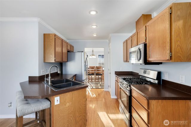 4924 N Vista Drive E, Bonney Lake, WA 98391