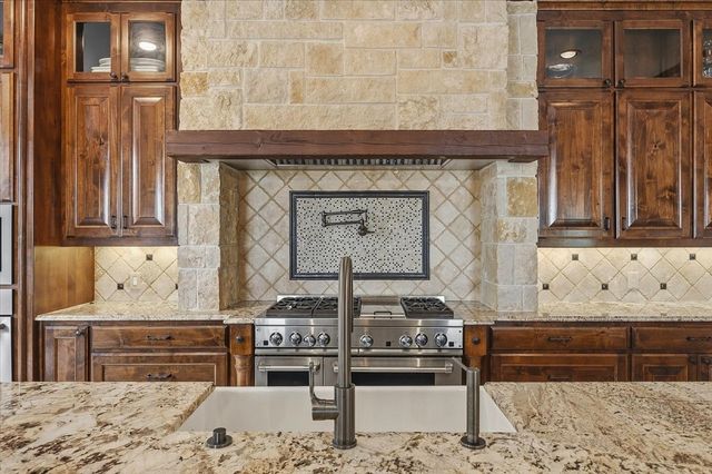 250 Falcon Ridge, Aledo, TX 76008