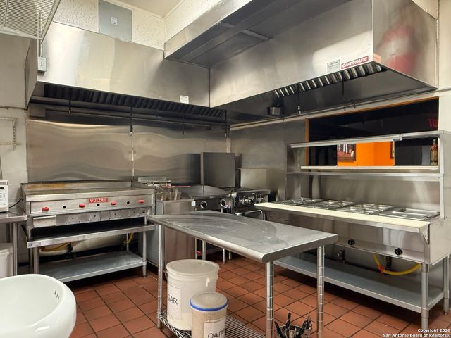 5402 S Zarzamora, San Antonio, TX 78211