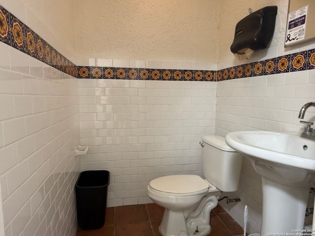 5402 S Zarzamora, San Antonio, TX 78211