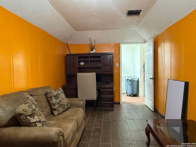 5402 S Zarzamora, San Antonio, TX 78211