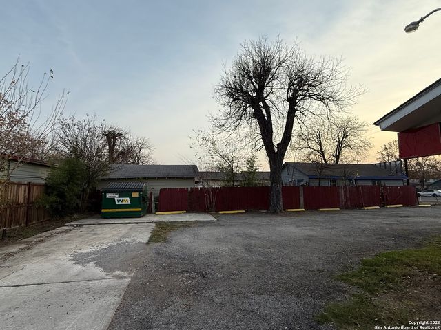 5402 S Zarzamora, San Antonio, TX 78211