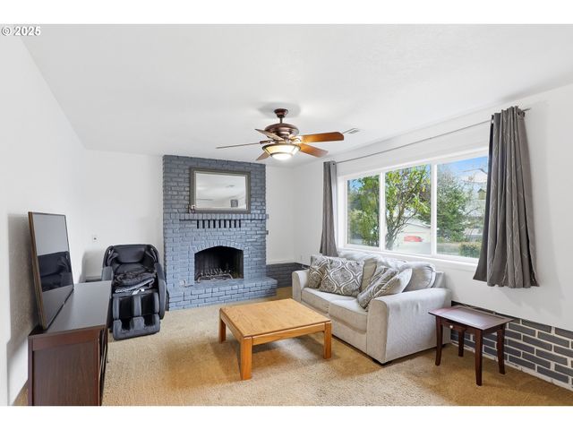 2185 Sw 9TH Ct, Gresham, OR 97080