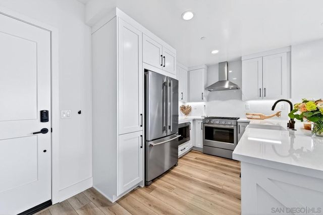1101 Catania Ct 201, Encinitas, CA 92024