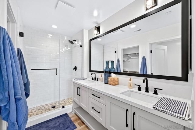 1101 Catania Ct 201, Encinitas, CA 92024