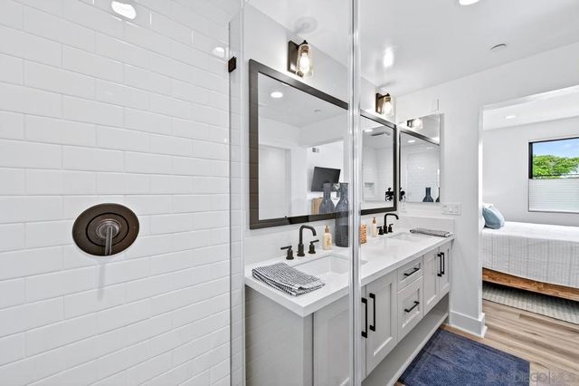 1101 Catania Ct 201, Encinitas, CA 92024