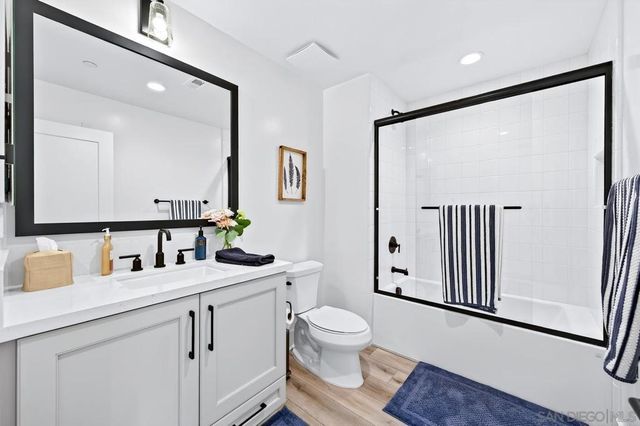1101 Catania Ct 201, Encinitas, CA 92024