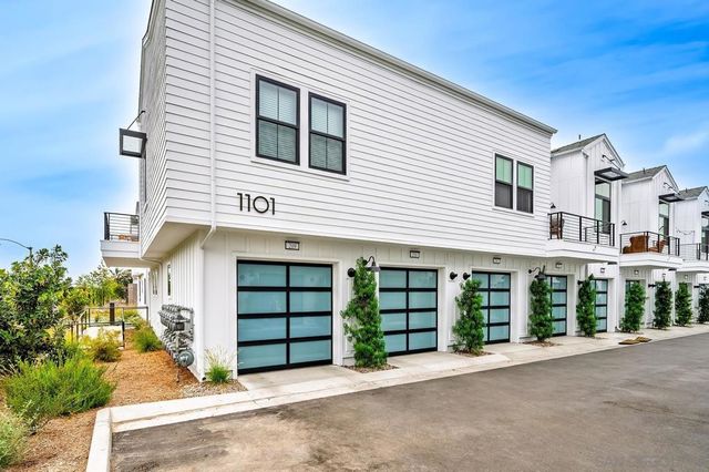 1101 Catania Ct 201, Encinitas, CA 92024