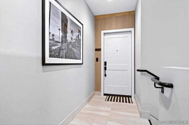 1101 Catania Ct 201, Encinitas, CA 92024