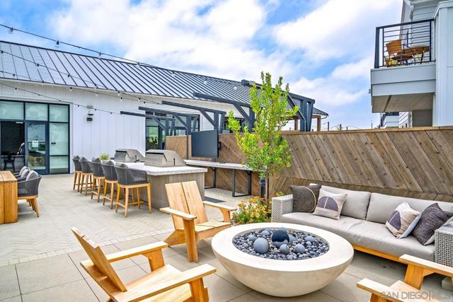1101 Catania Ct 201, Encinitas, CA 92024