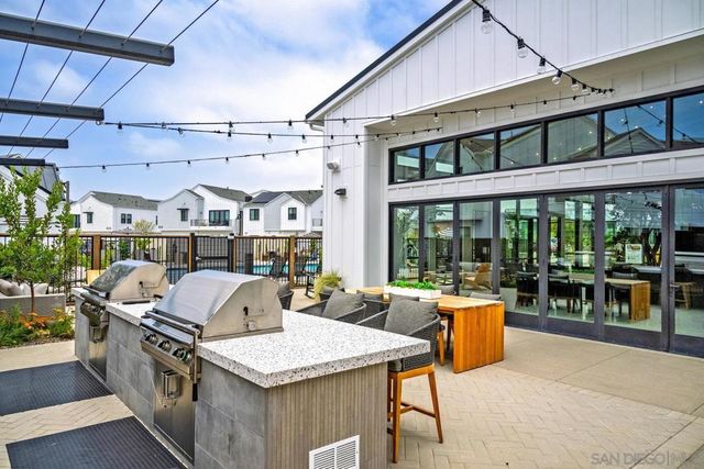 1101 Catania Ct 201, Encinitas, CA 92024