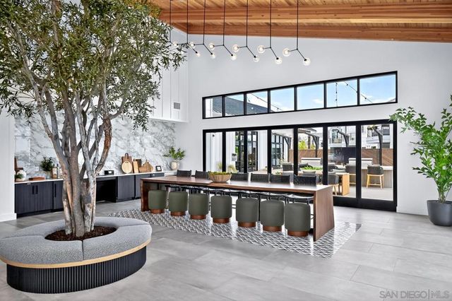1101 Catania Ct 201, Encinitas, CA 92024