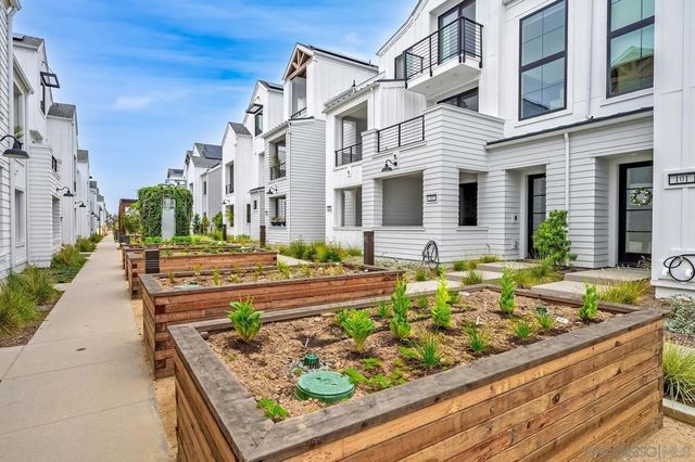 1101 Catania Ct 201, Encinitas, CA 92024