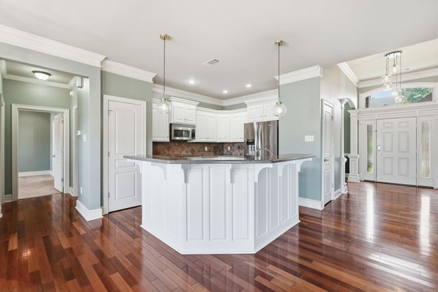 103 Beaver Creek Ln, Maumelle, AR 72113