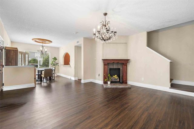 18103 PARADISE POINT DRIVE, Tampa, FL 33647