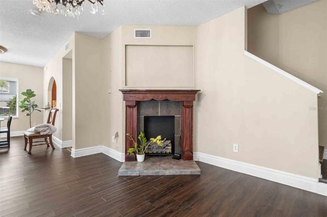 18103 PARADISE POINT DRIVE, Tampa, FL 33647