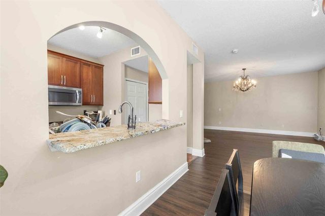 18103 PARADISE POINT DRIVE, Tampa, FL 33647