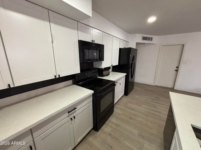 527 E HERMOSA Drive, Tempe, AZ 85282