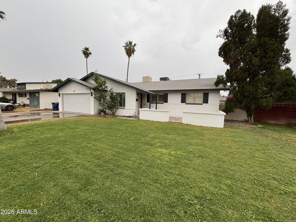 527 E HERMOSA Drive, Tempe, AZ 85282