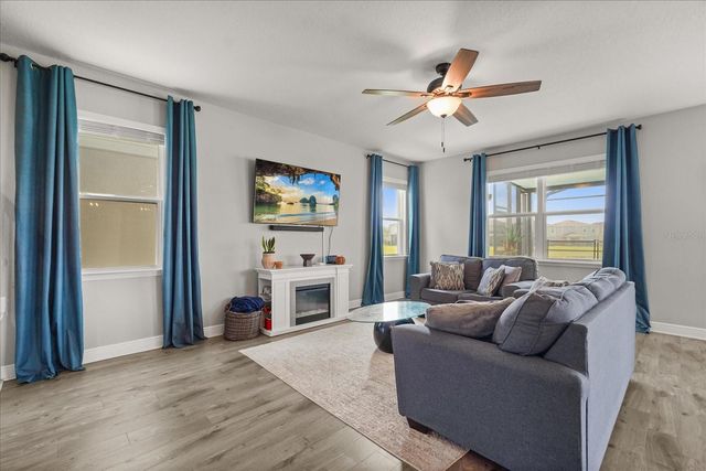3943 CRAWLEY DOWN LOOP, Sanford, FL 32773