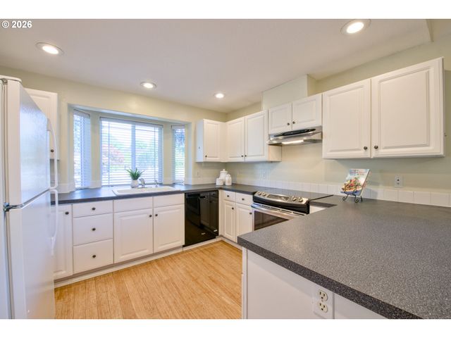 2179 Se GLENDALE Ct, Hillsboro, OR 97123