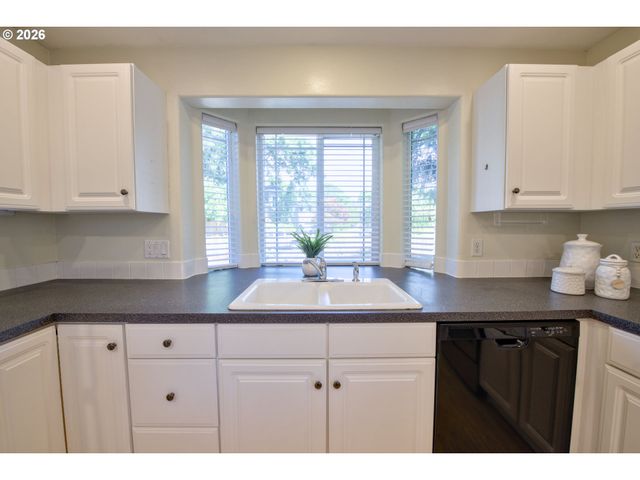 2179 Se GLENDALE Ct, Hillsboro, OR 97123