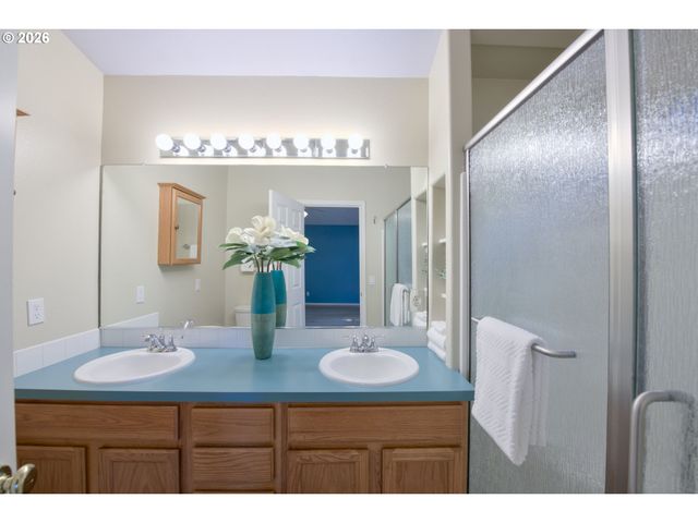 2179 Se GLENDALE Ct, Hillsboro, OR 97123