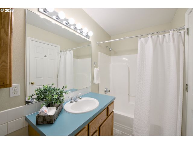 2179 Se GLENDALE Ct, Hillsboro, OR 97123