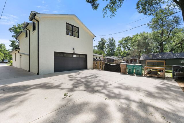 647 Oakley Dr, Nashville, TN 37220