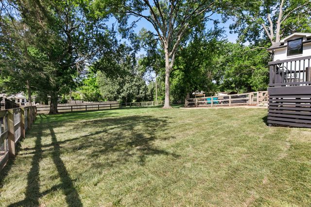 647 Oakley Dr, Nashville, TN 37220