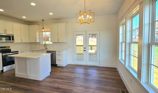 444 Wyndham Drive, Johnson City, TN 37615