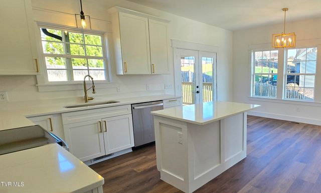 444 Wyndham Drive, Johnson City, TN 37615