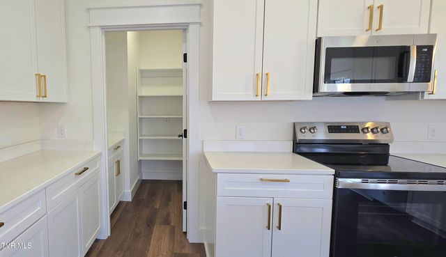 444 Wyndham Drive, Johnson City, TN 37615