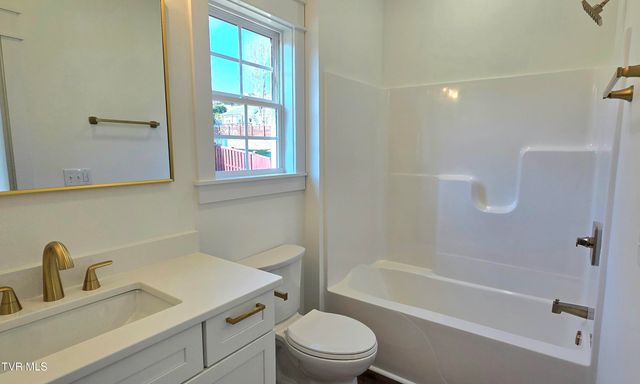 444 Wyndham Drive, Johnson City, TN 37615