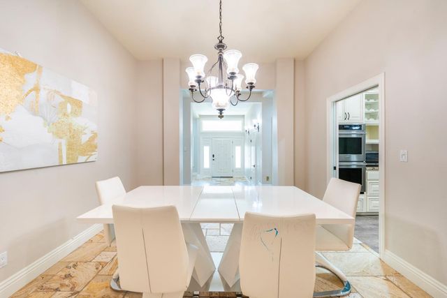 585 E Chesapeake Circle, Fresno, CA 93730