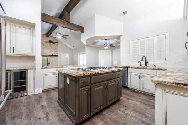 585 E Chesapeake Circle, Fresno, CA 93730