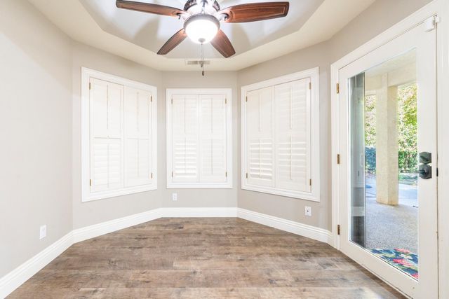 585 E Chesapeake Circle, Fresno, CA 93730