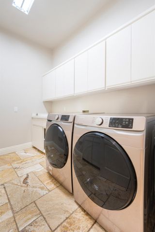 585 E Chesapeake Circle, Fresno, CA 93730