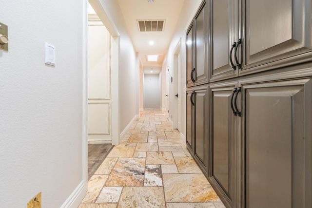 585 E Chesapeake Circle, Fresno, CA 93730