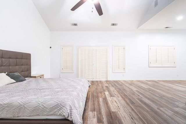 585 E Chesapeake Circle, Fresno, CA 93730