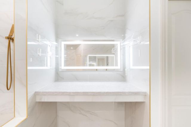 585 E Chesapeake Circle, Fresno, CA 93730