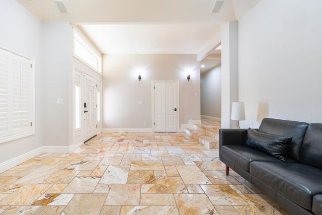 585 E Chesapeake Circle, Fresno, CA 93730